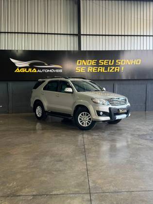 TOYOTA HILUX 2.7 SR 4X2 CD 16V FLEX 4P AUTOMÁTICO TOYOTA HILUX 2.7 SR 4X2 CD 16V FLEX 4P AUTOMÁTICO